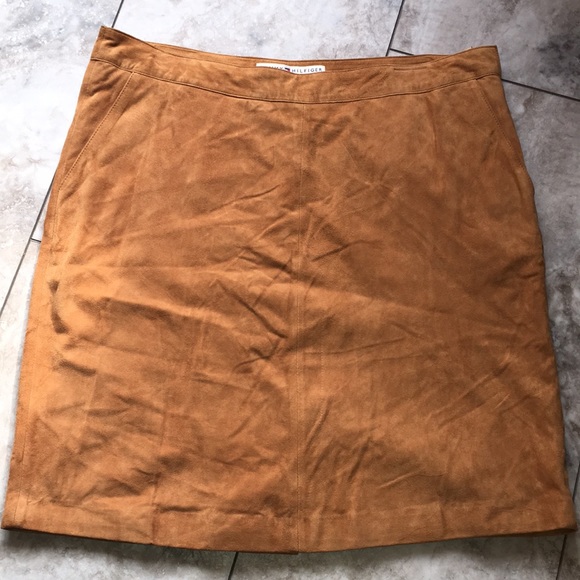 TOMMY HILFIGER REAL SUEDE SOFT LINED PENCIL TYPE SKIRT PREOWNED UNWORN SIZE 14 - Picture 1 of 5